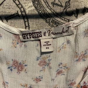 Small tie button crop top